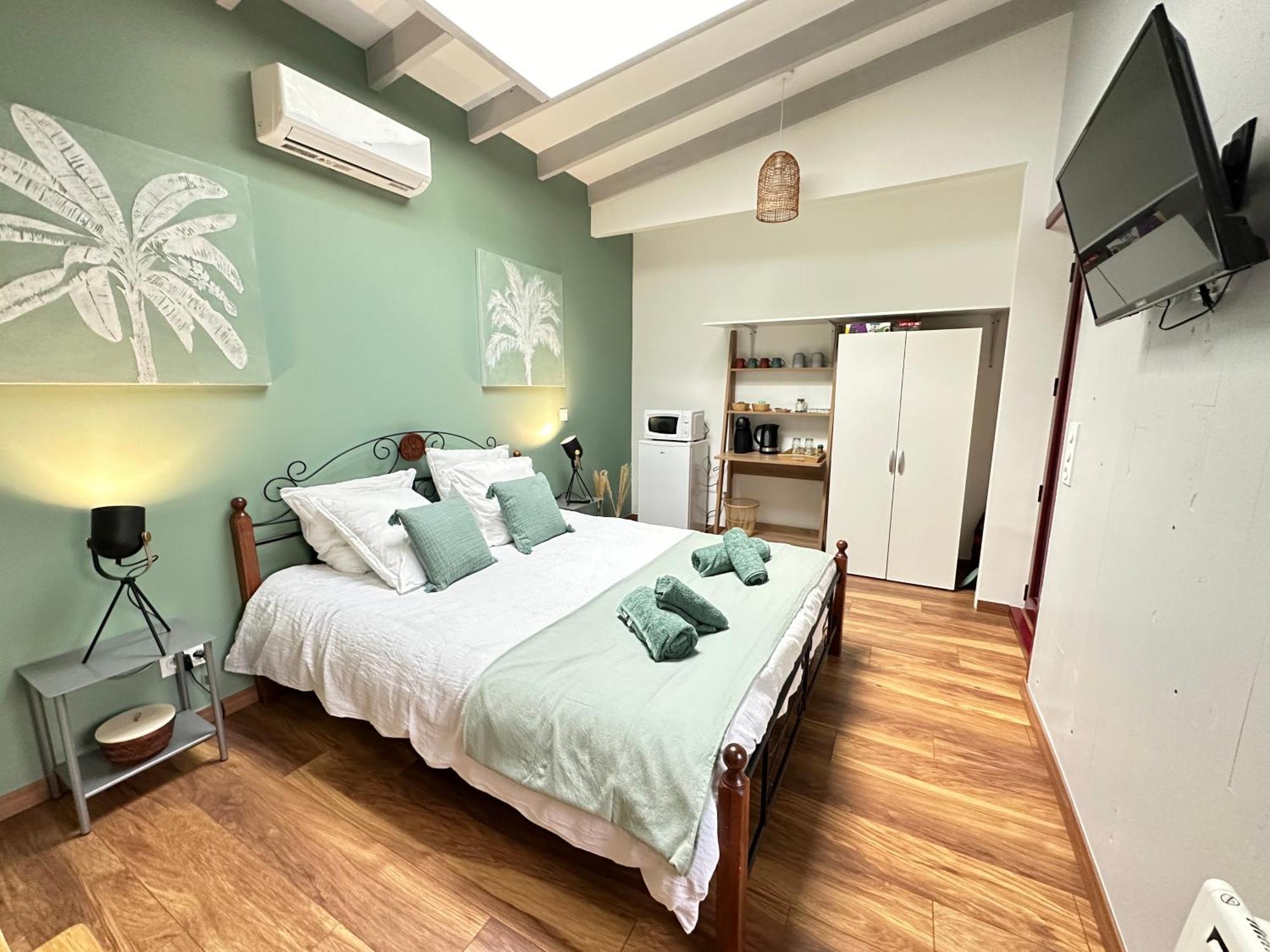 Chambre Independante Au Calme Bed & Breakfast Lamonzie-Montastruc Ngoại thất bức ảnh